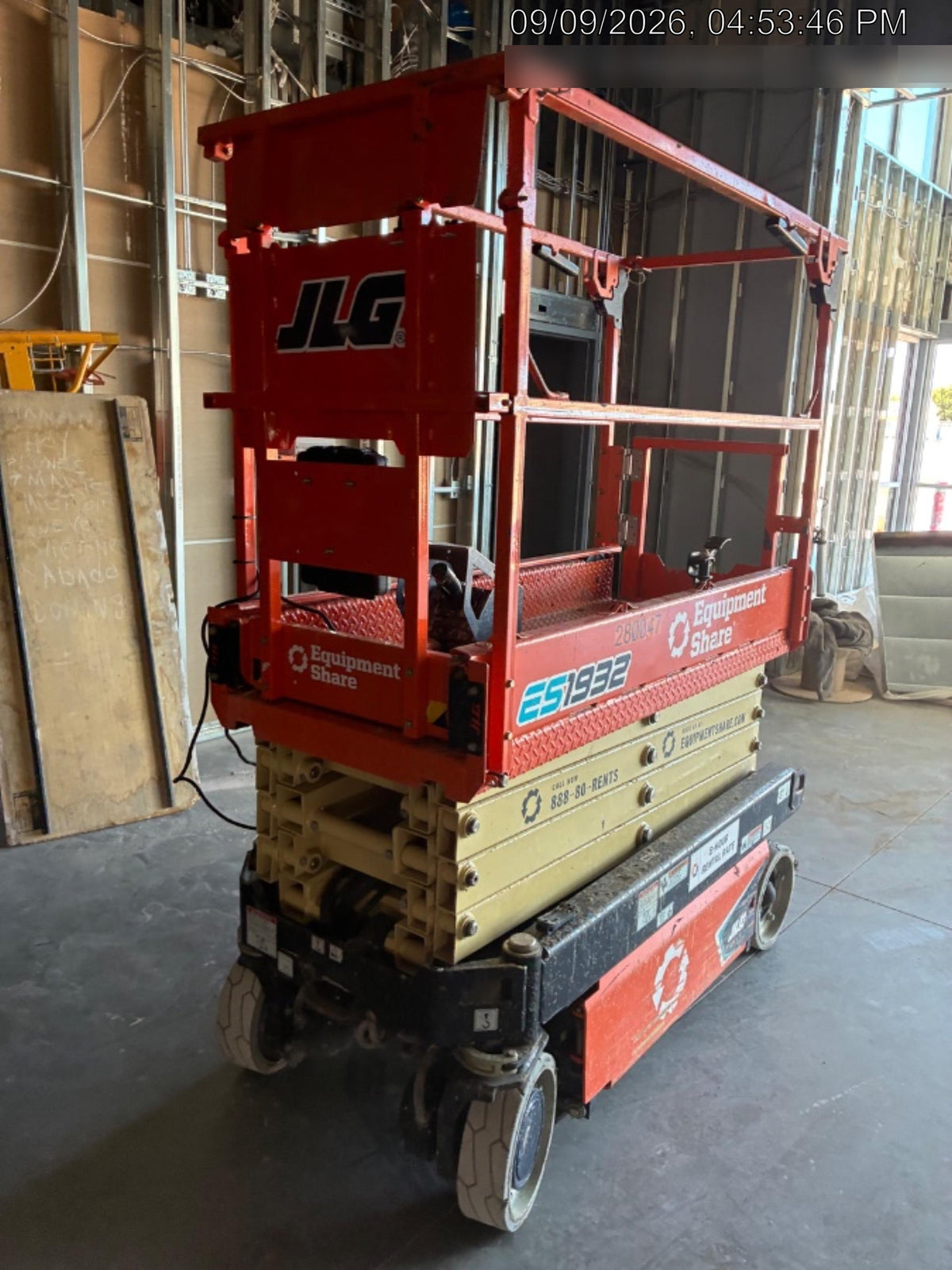 2022 JLG ES1932