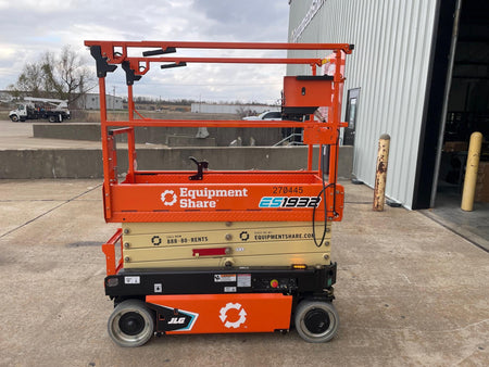 2022 JLG ES1932