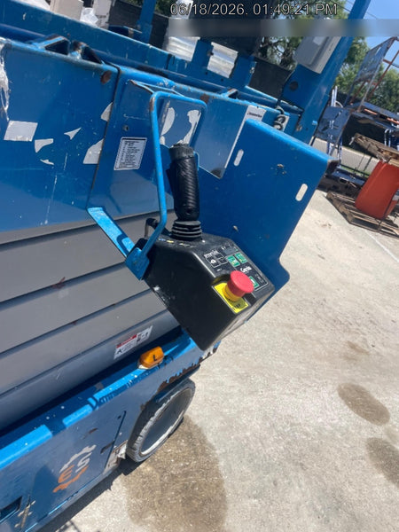 2017 Genie GS-3232 Genie GS3232 Lift w/Folding Rails and Swing Gate