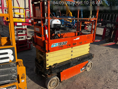 2021 JLG ES1932