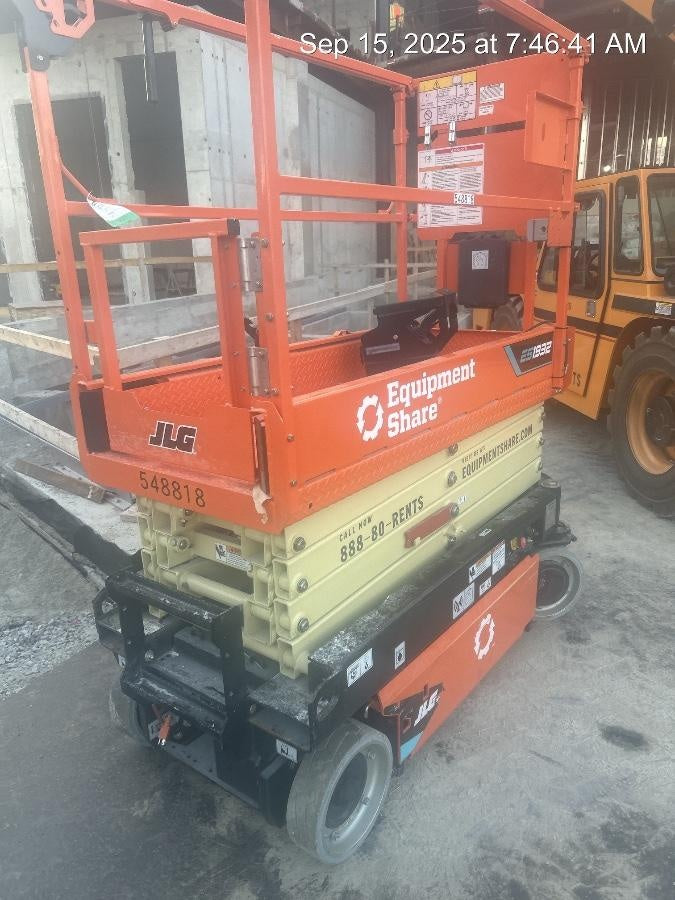 2025 JLG ES1932