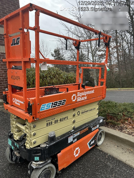 2024 JLG ES1932