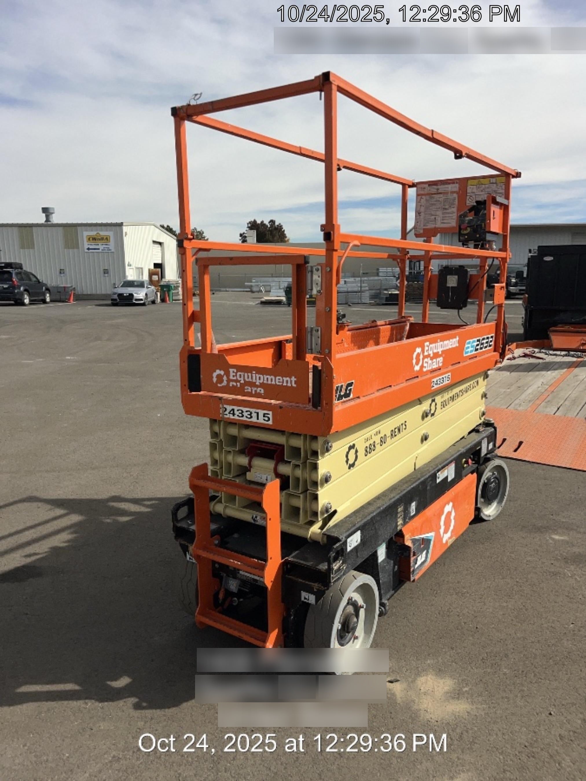 2022 JLG ES2632