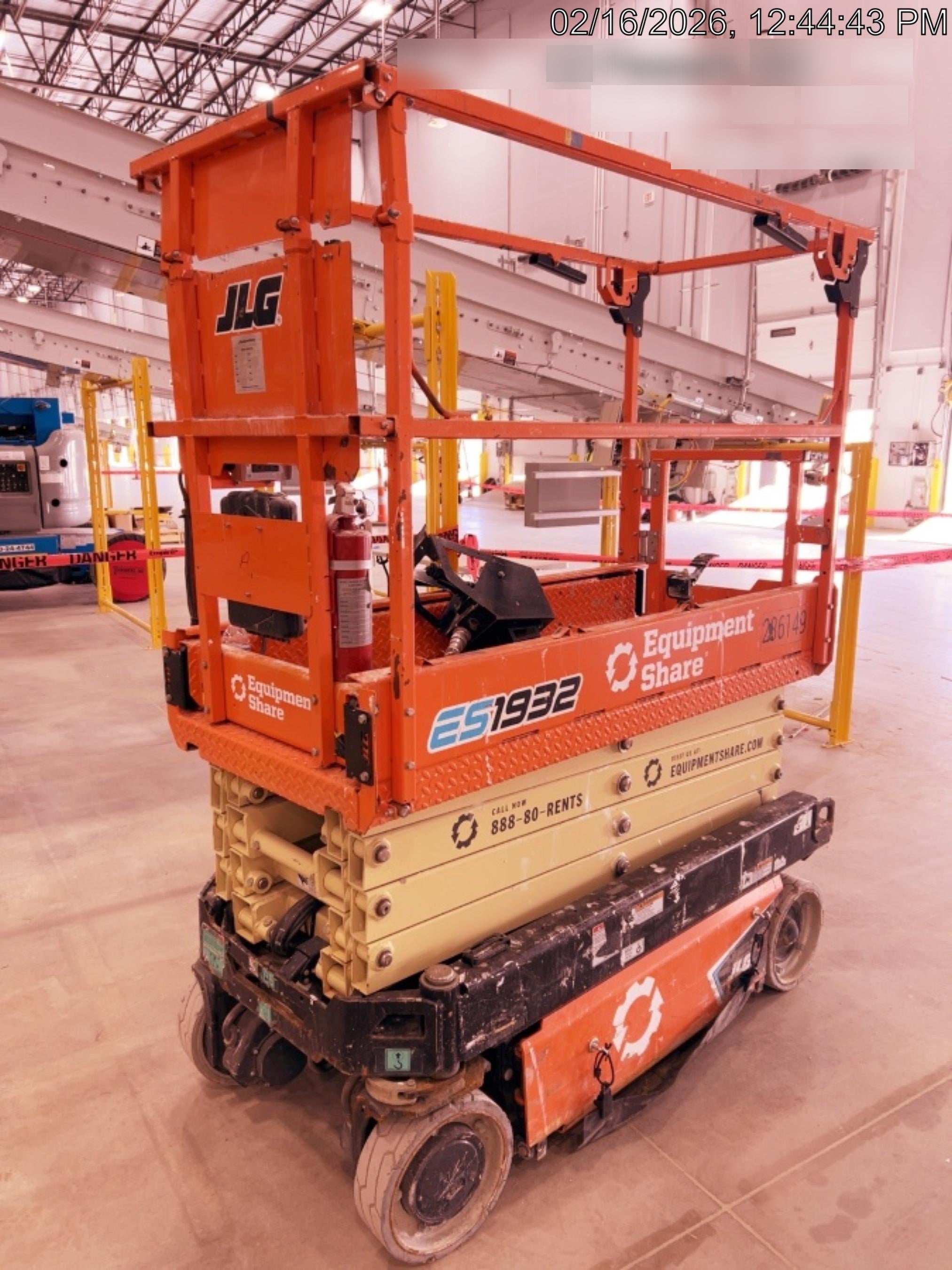 2022 JLG ES1932