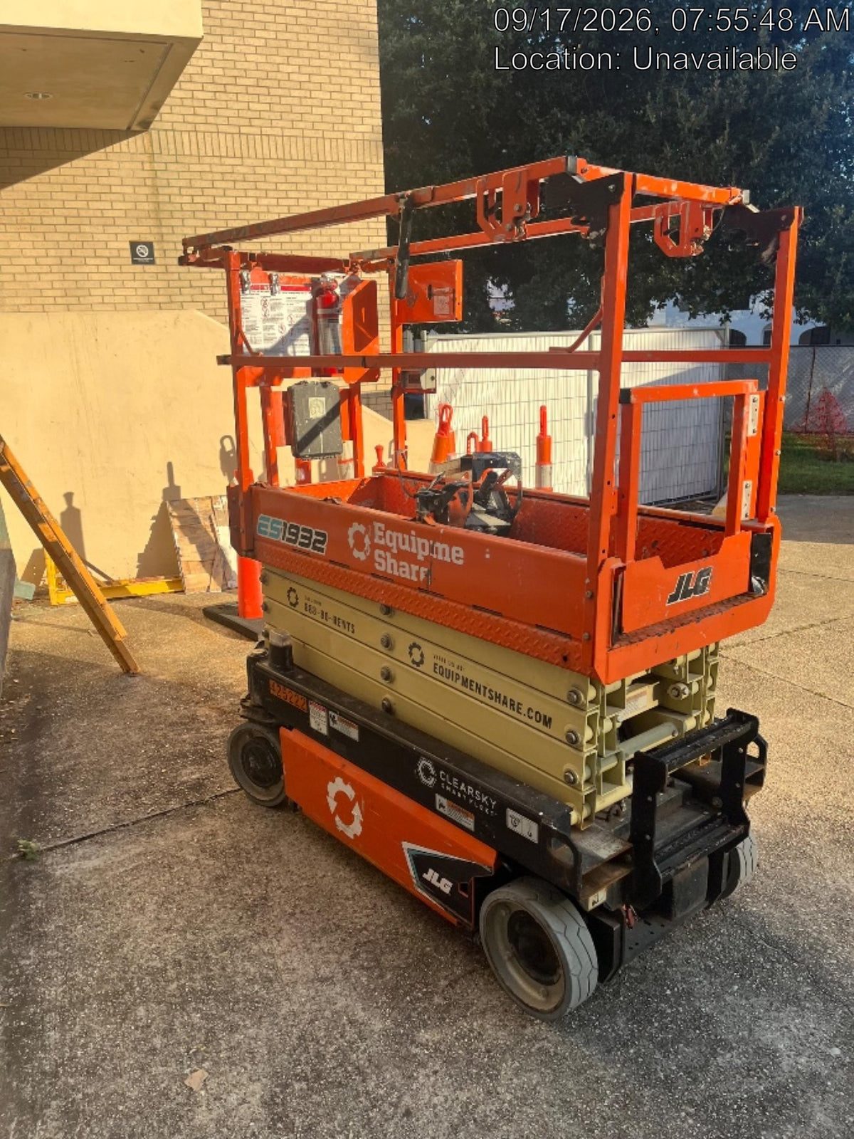 2024 JLG ES1932