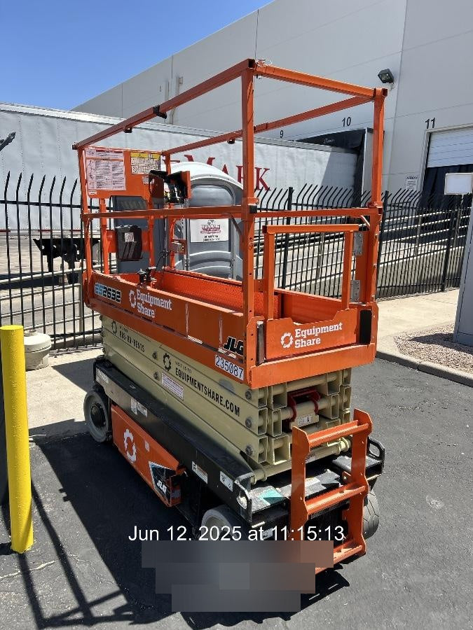 2022 JLG ES2632