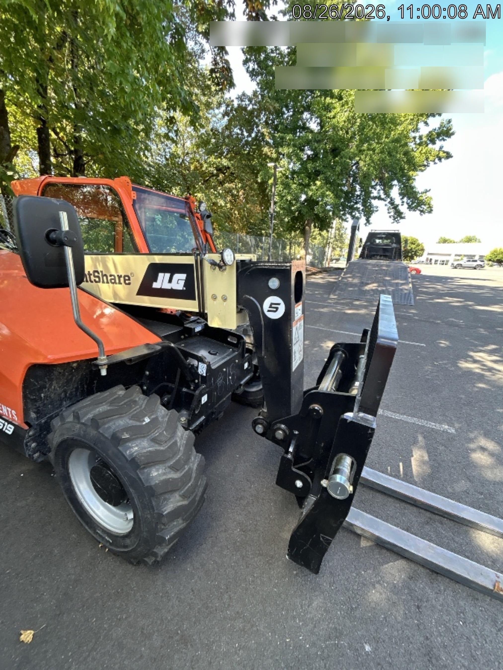 2025 JLG 519