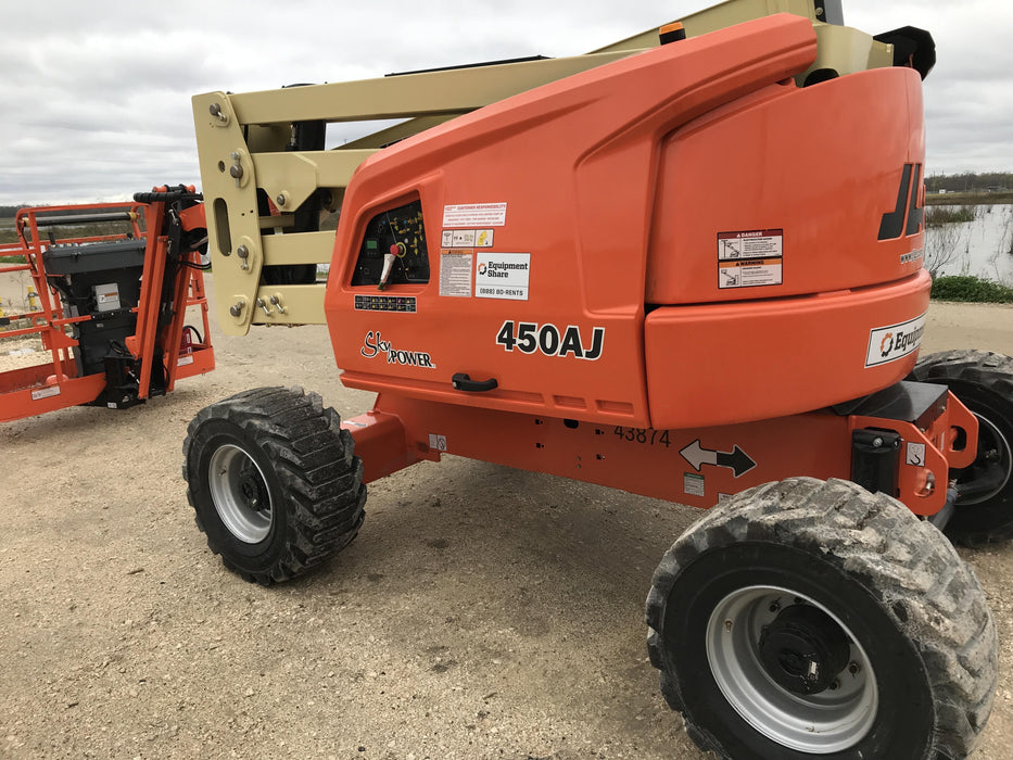 2019 JLG 450AJ