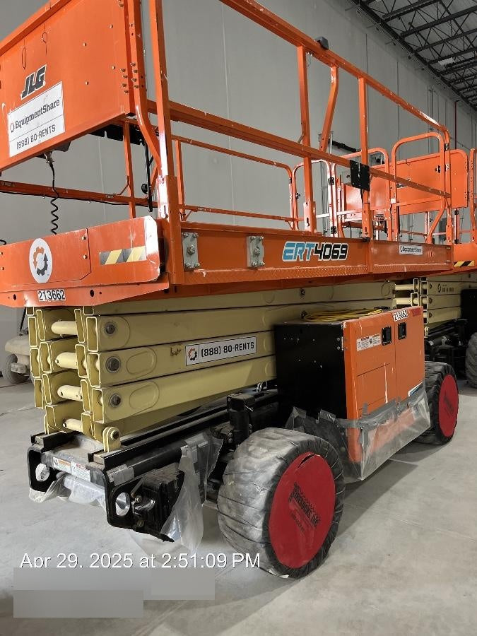 2022 JLG ERT4069