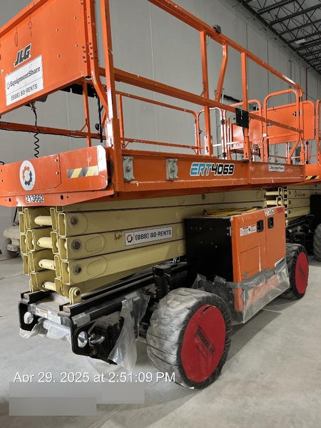 2022 JLG ERT4069