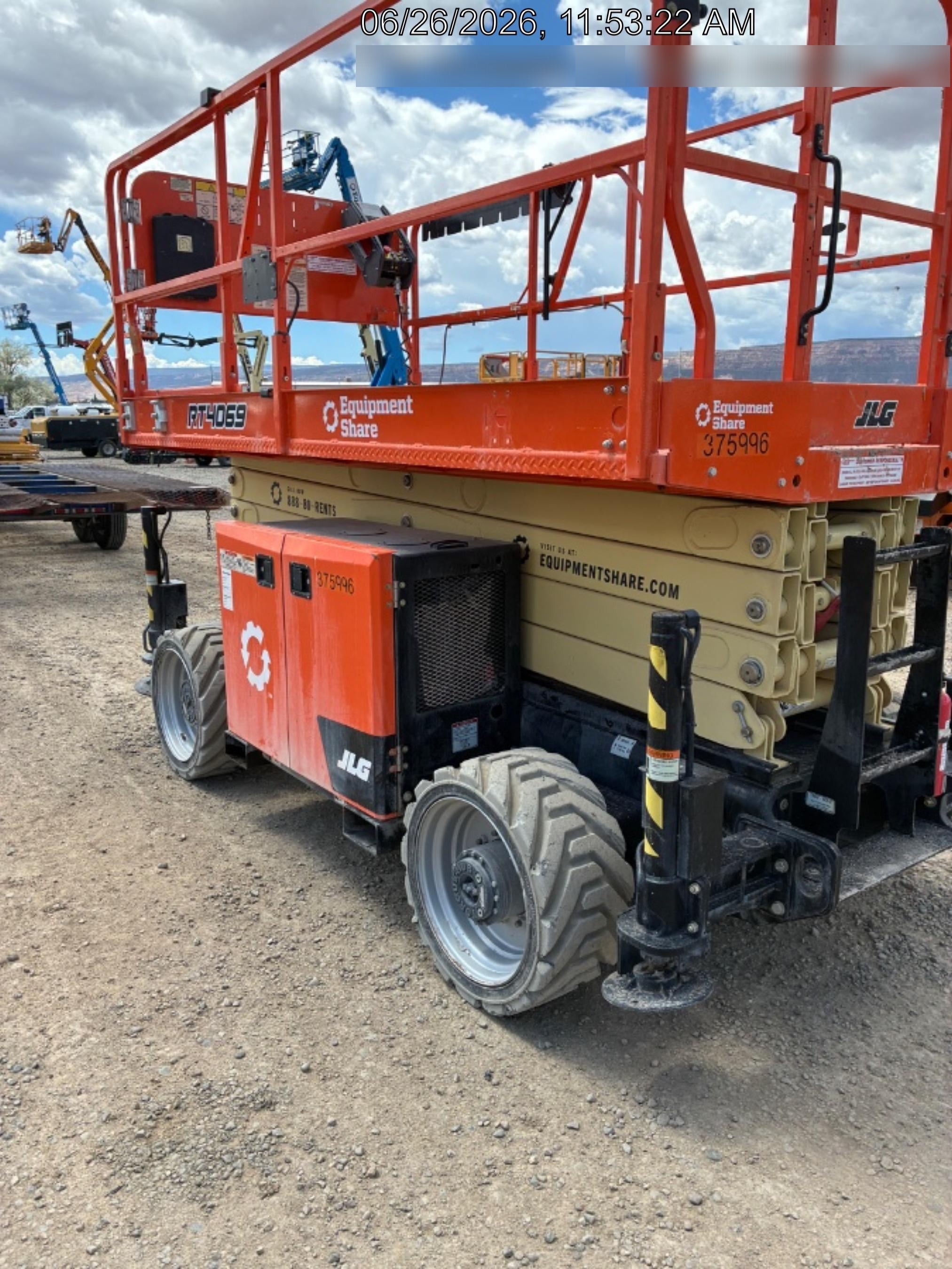 2023 JLG RT4069