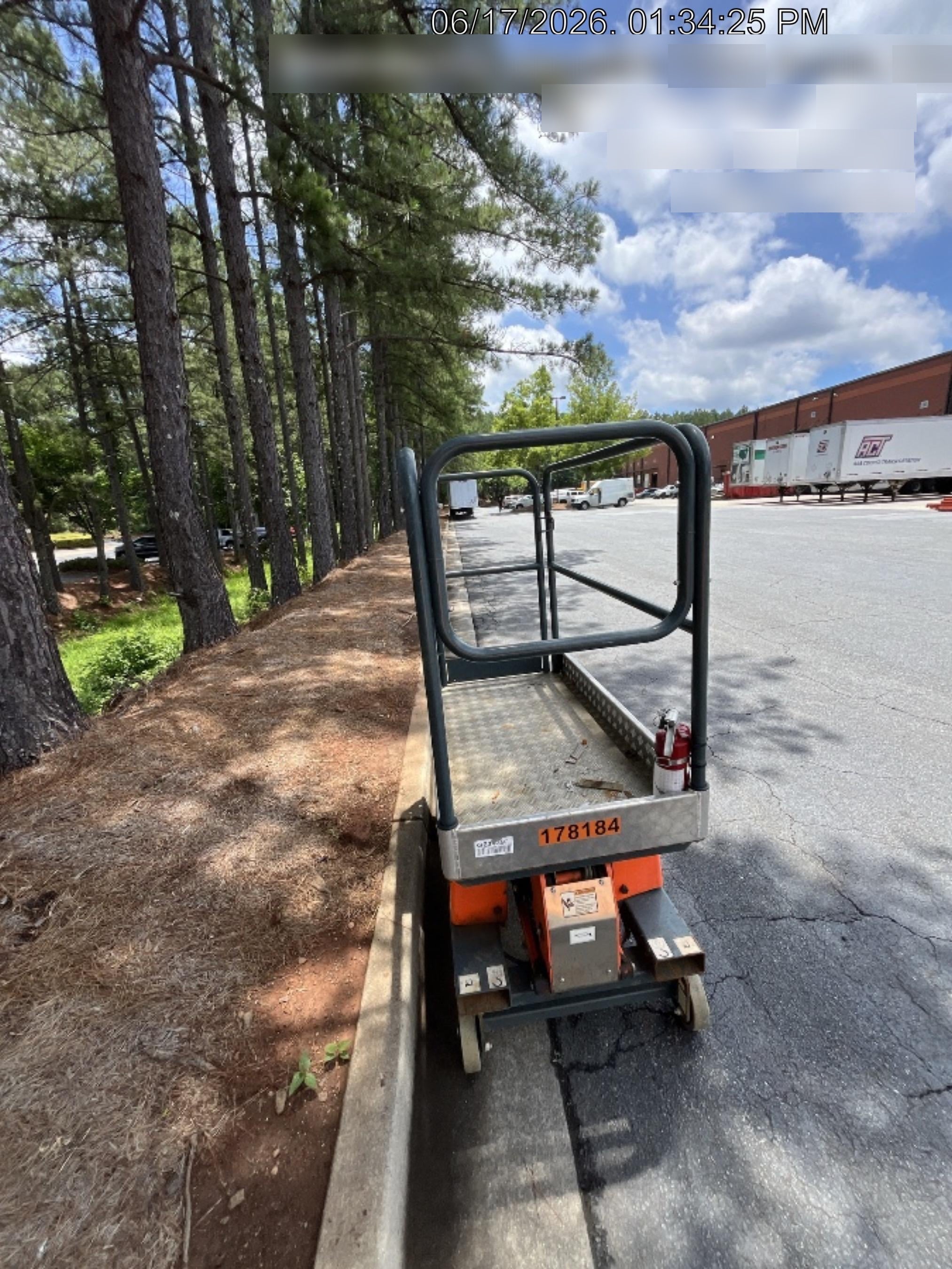 2021 JLG 1030P
