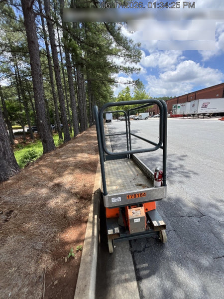 2021 JLG 1030P