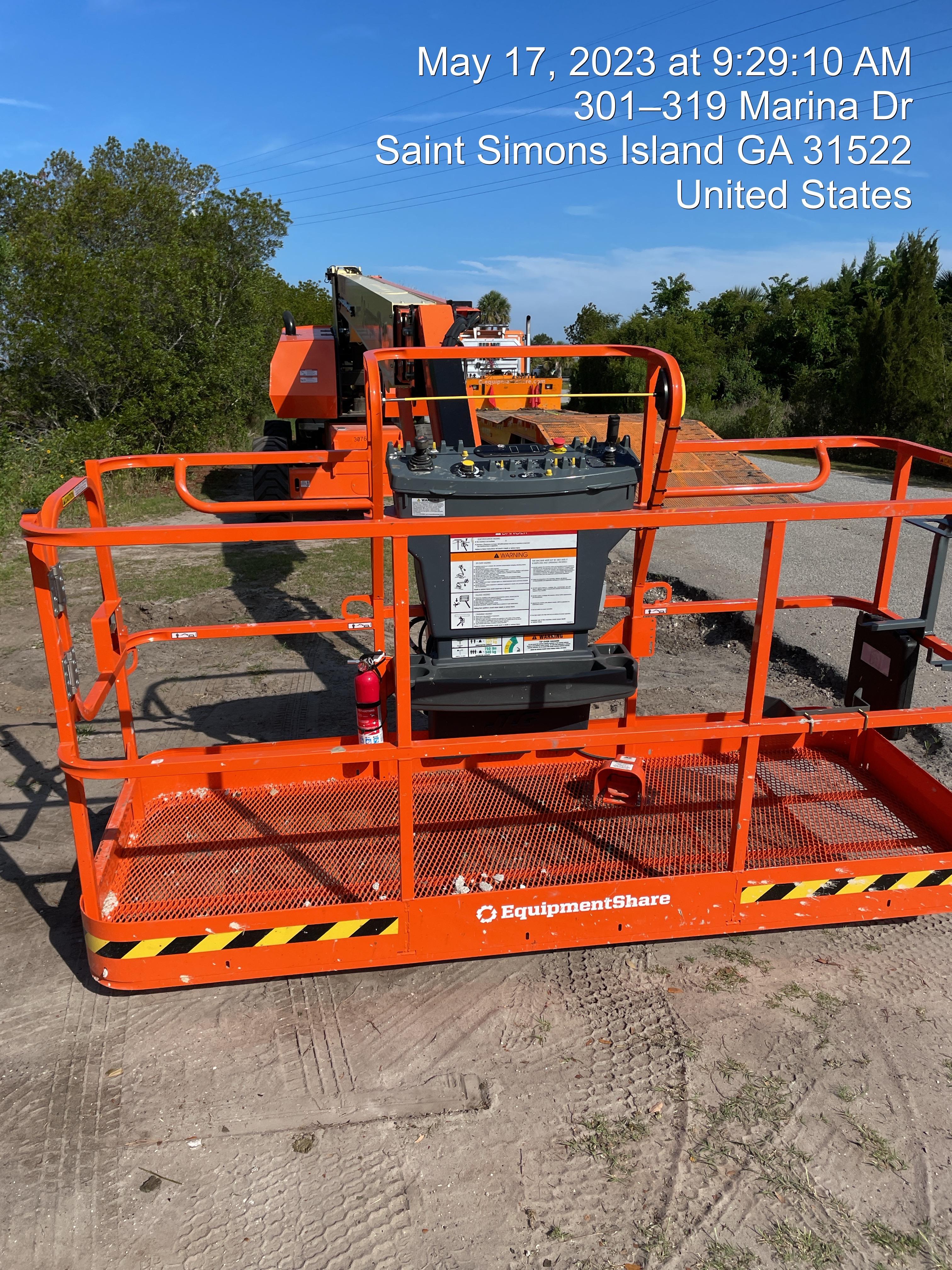 2023 JLG 860SJ