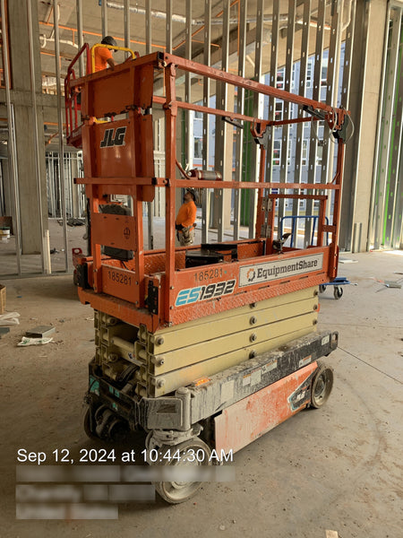 2021 JLG ES1932