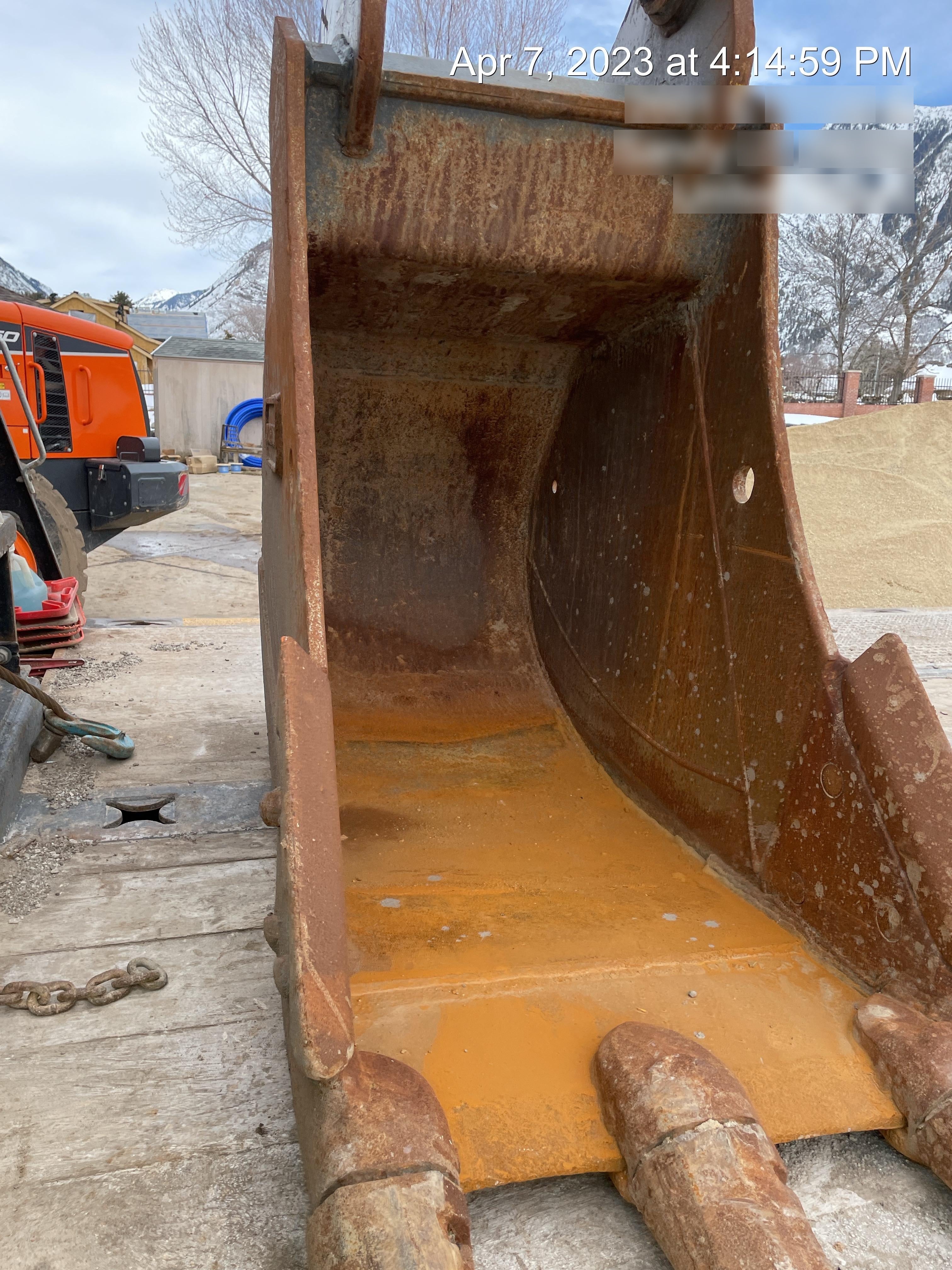 2020 DOOSAN 24" Bucket-Doosan