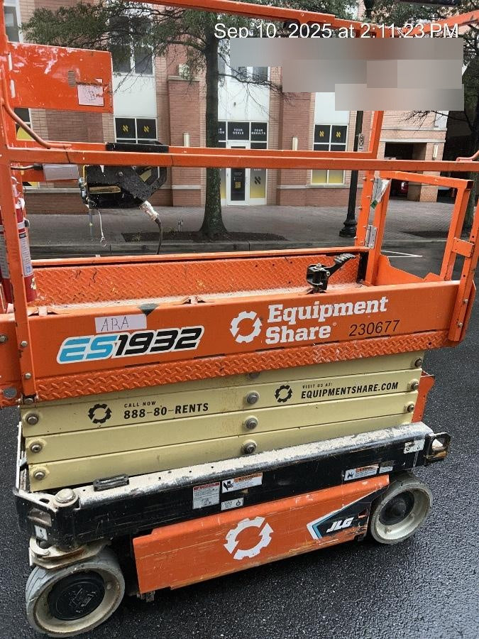2022 JLG ES1932