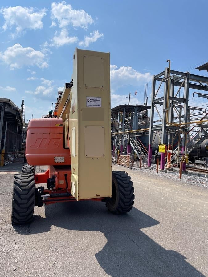 2019 JLG 800AJ