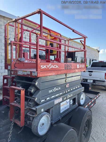2018 Skyjack SJIII-3226 Skyjack SJIII3226 Scissor Lift w/Trojan Batteries