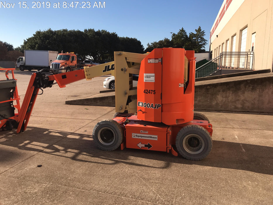 2019 JLG E300AJP