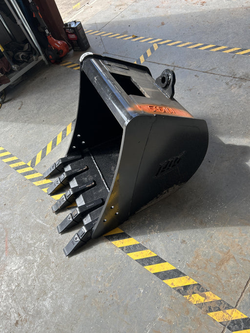 2025 TAKEUCHI 24" Bucket Takeuchi