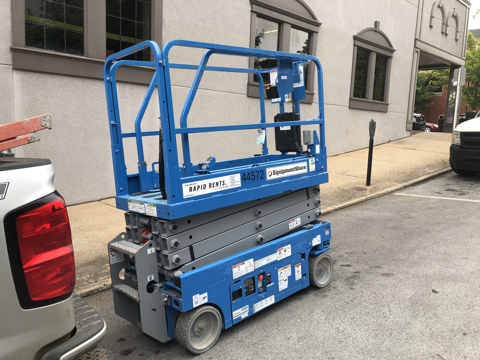 2019 Genie GS-1930 Fixed rails with chain Entry