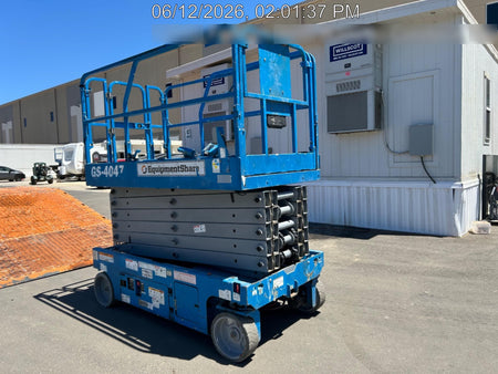 2019 Genie GS-4047 Folding rails with half height swing gate, 800W Inverter