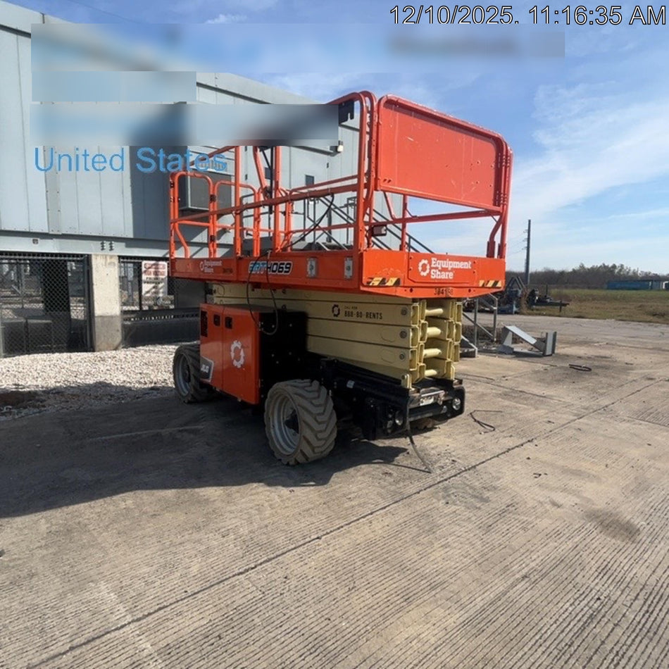 2023 JLG ERT4069