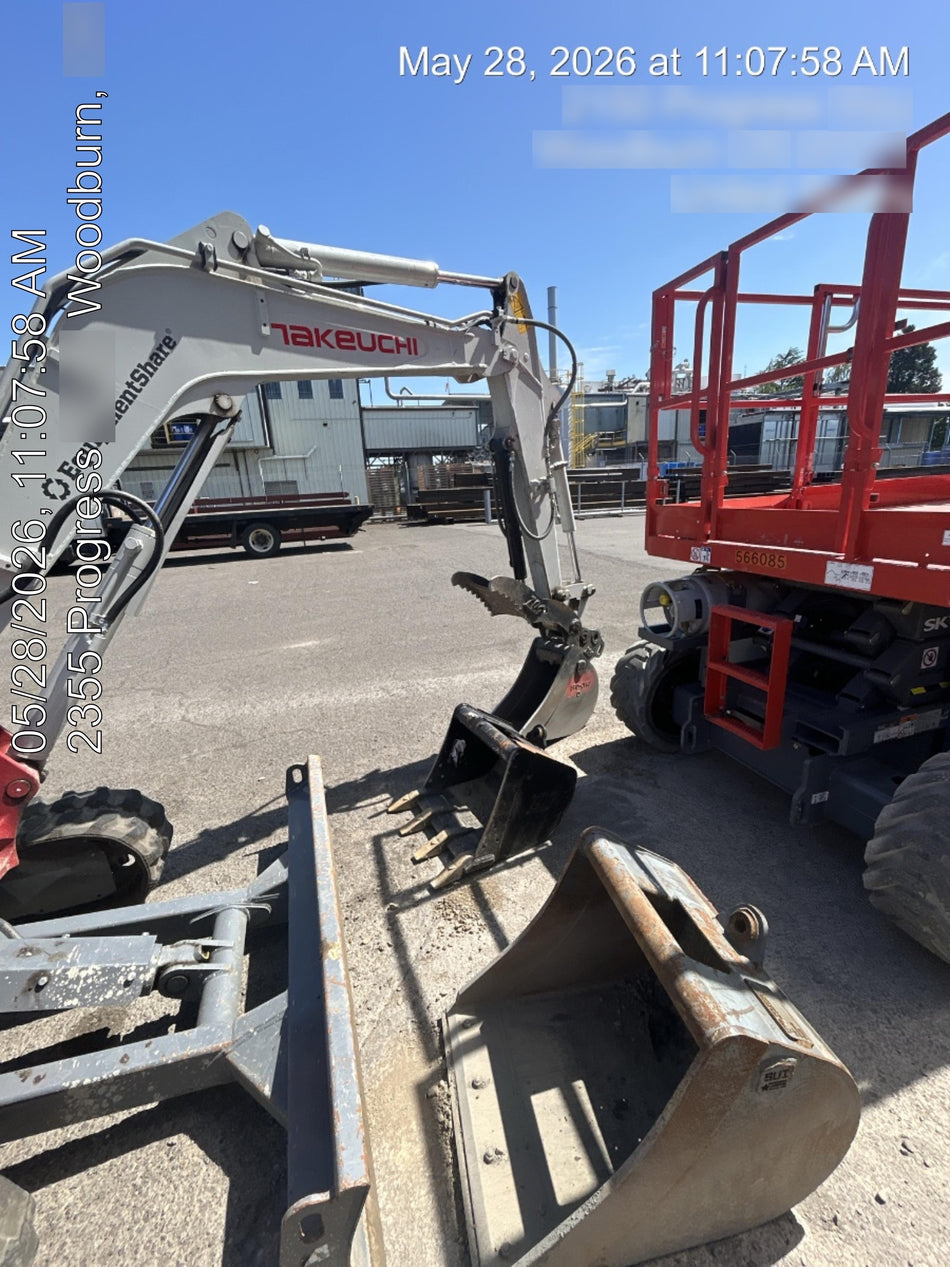 2025 TAKEUCHI TB235-2CR