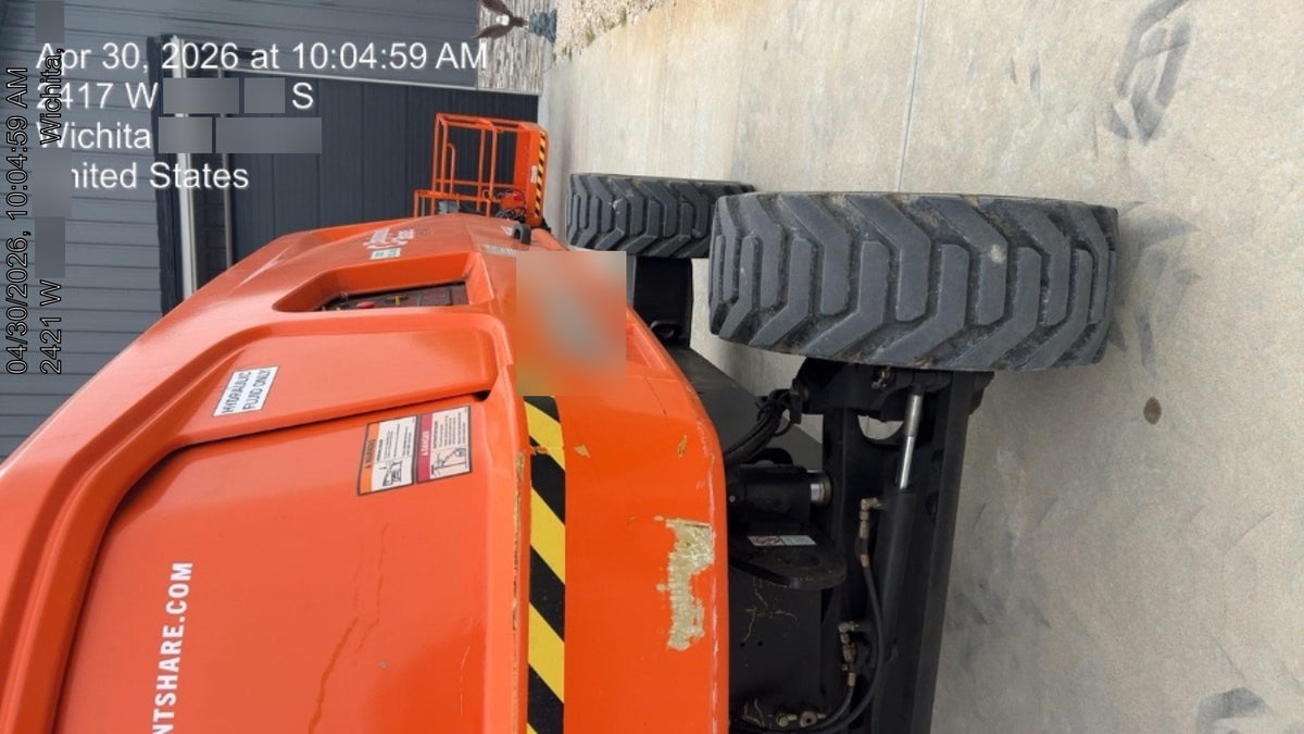 2023 JLG 660SJ