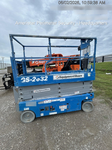 2020 Genie GS-2632 Solid NM Tires, Folding Rails with half-height swing gate, Beacon