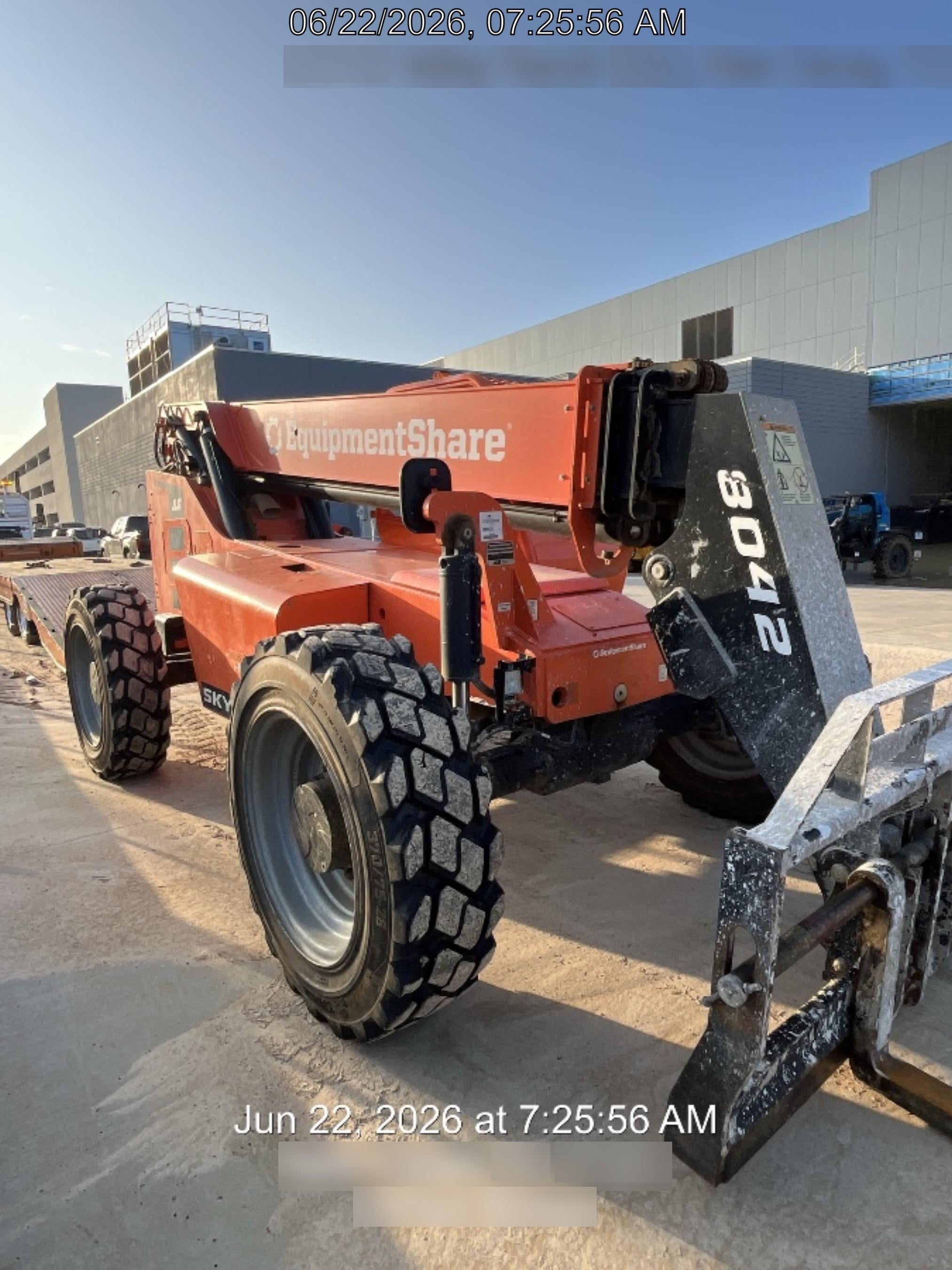 2022 SKYTRAK 8042