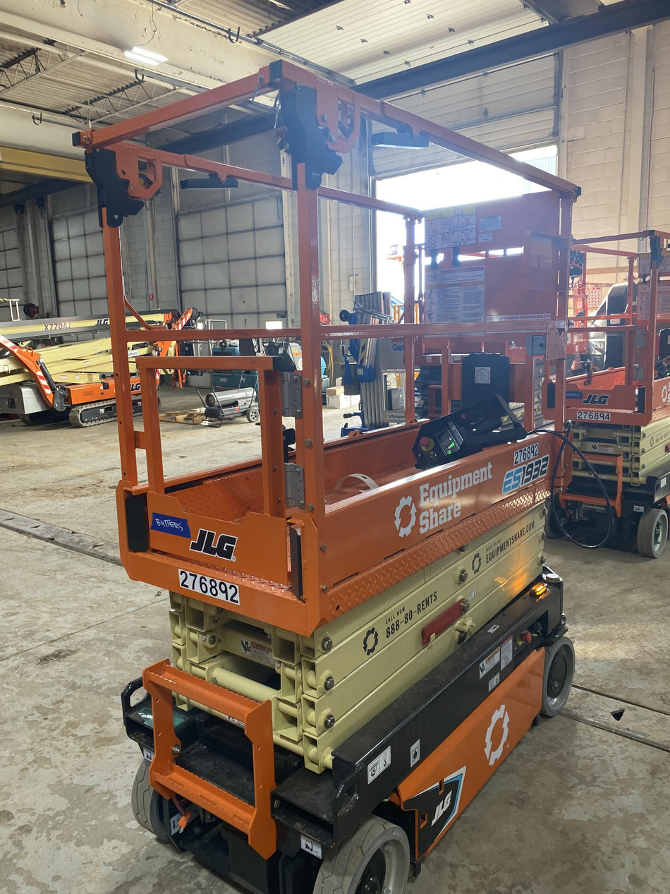 2022 JLG ES1932