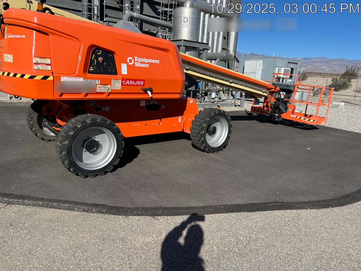 2022 JLG 600S