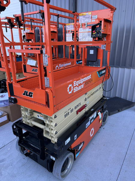 2025 JLG ES1932