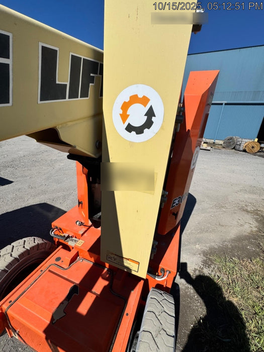 2019 JLG E300AJP