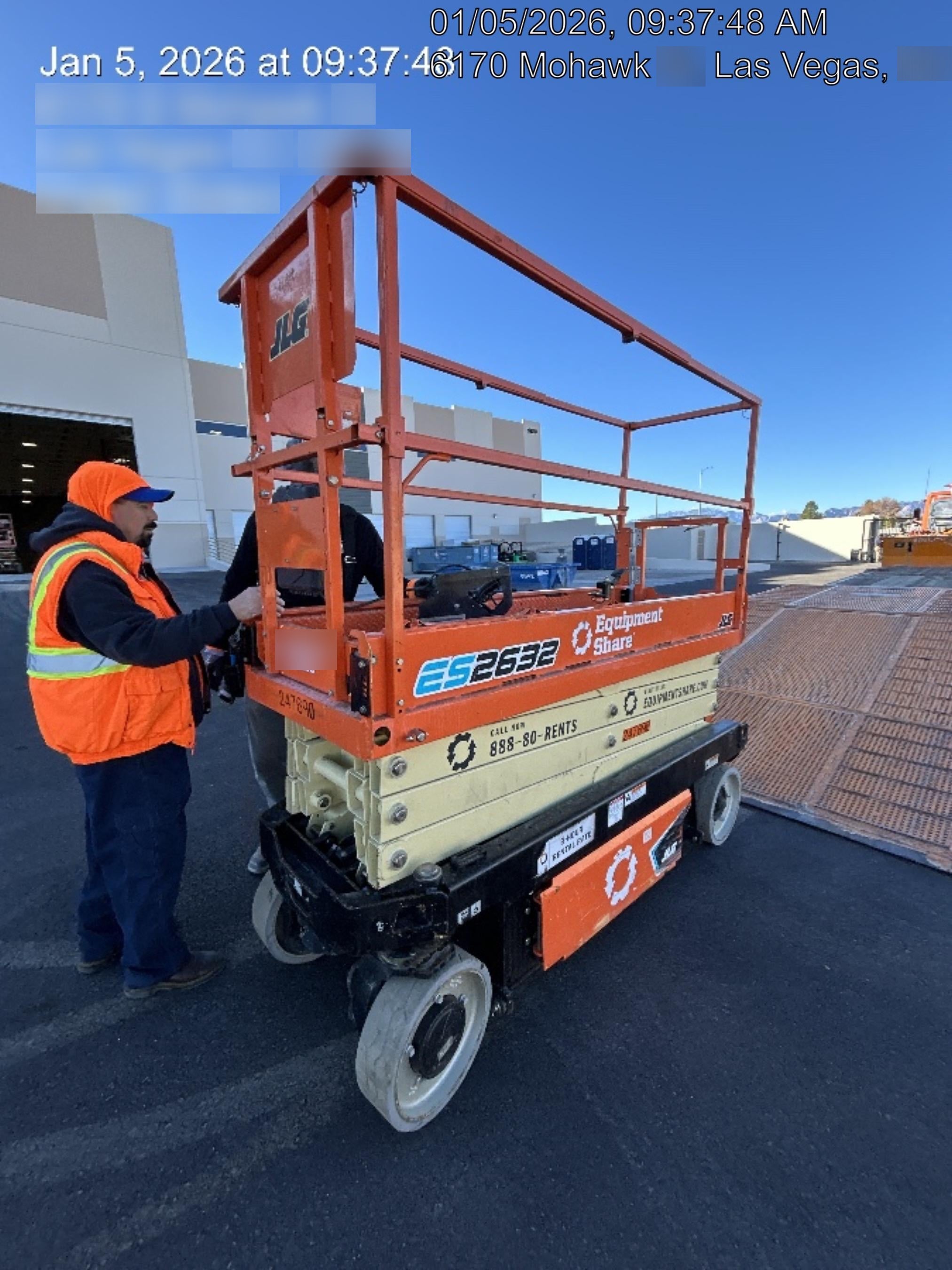 2022 JLG ES2632
