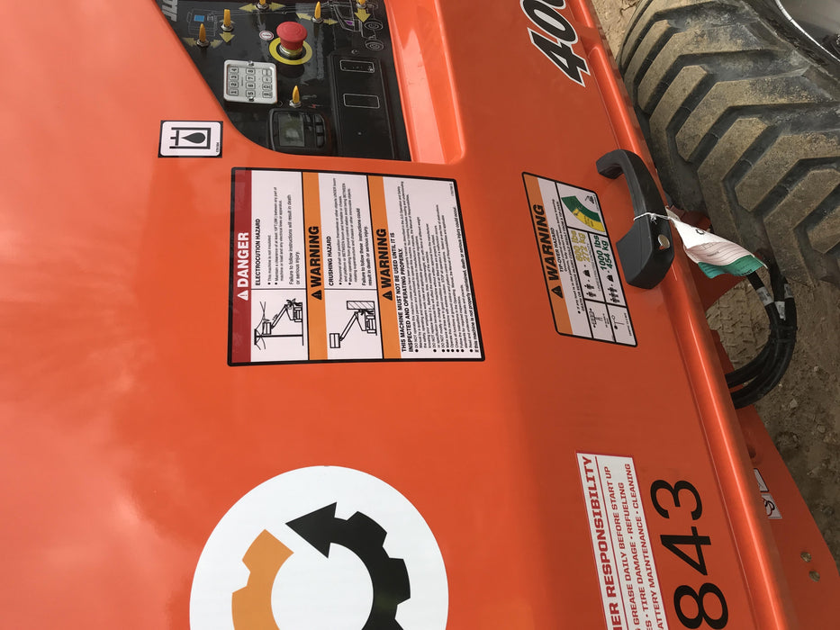 2020 JLG 400S