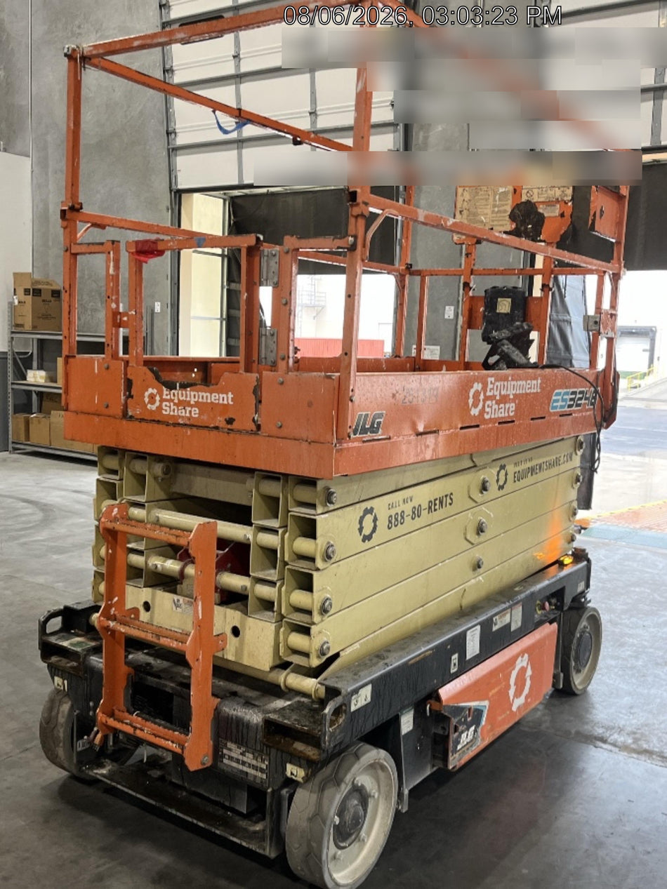 2022 JLG ES3246