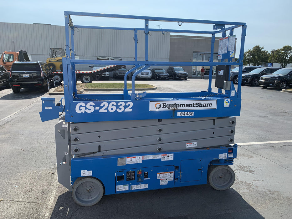 2020 Genie GS-2632 Solid NM Tires, Folding Rails with Half-Height Swing Gate, Beacon