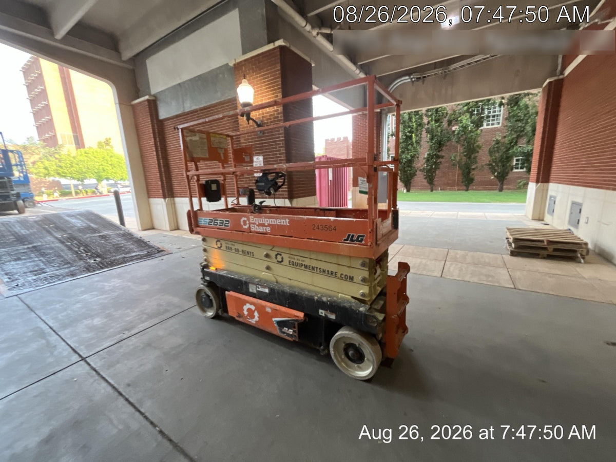 2022 JLG ES2632