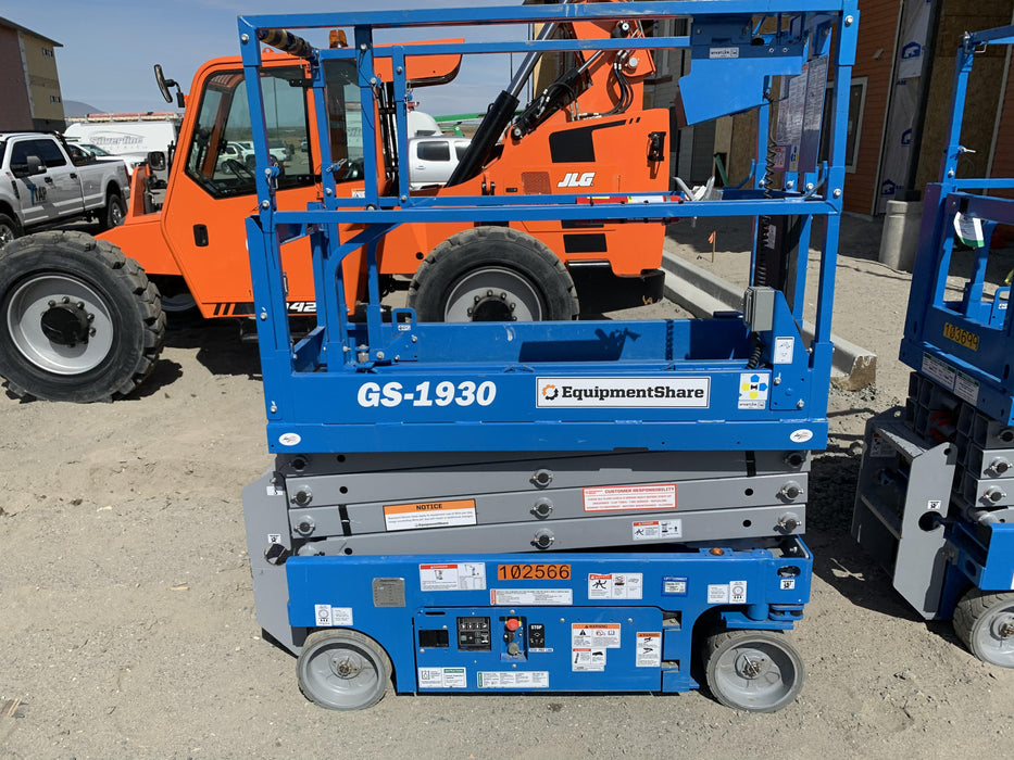 2020 Genie GS-1930 Solid Non Marking Tires, Beacon, Folding rails with half height swing gate, 800W Inverter