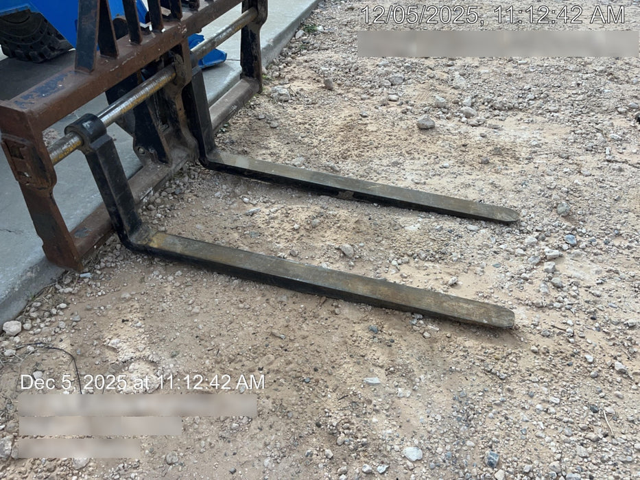 2017 Genie GTH-1056 Genie GTH1056, Solid Tires, 60" carriage, Light Kit, Open ROPS