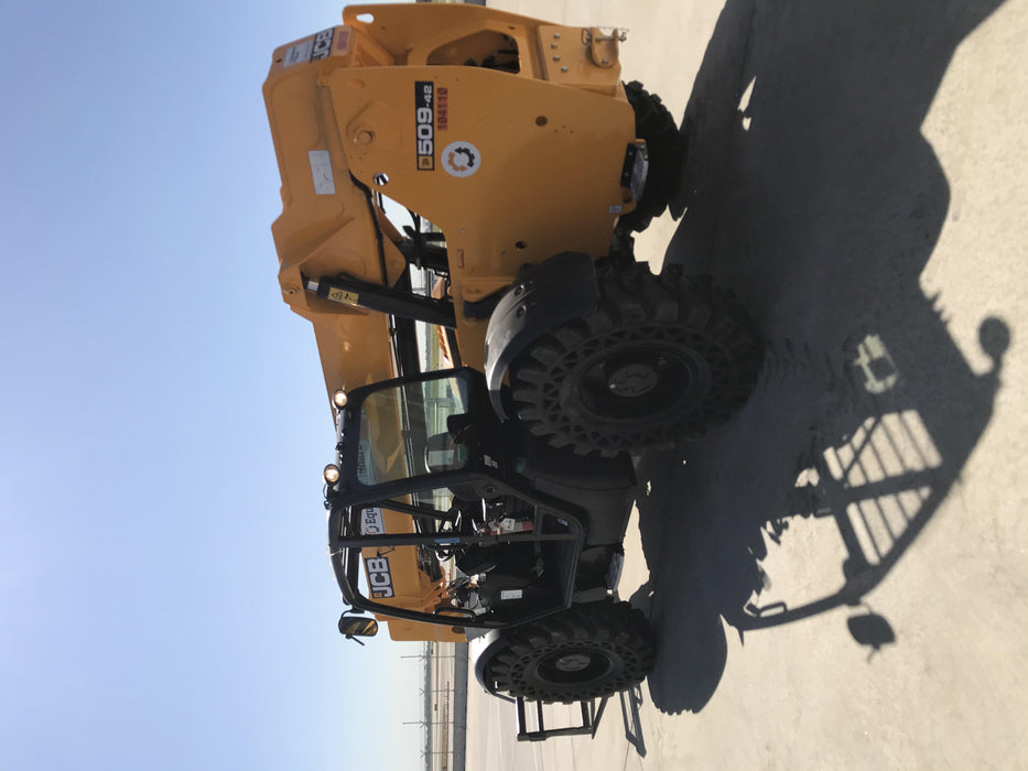 2020 JCB 509-42 Canopy, Solid Tires, Work Lights, Beacon, Aux Hydraulics, Back up Alarm, Lifting Eye, ES Decals