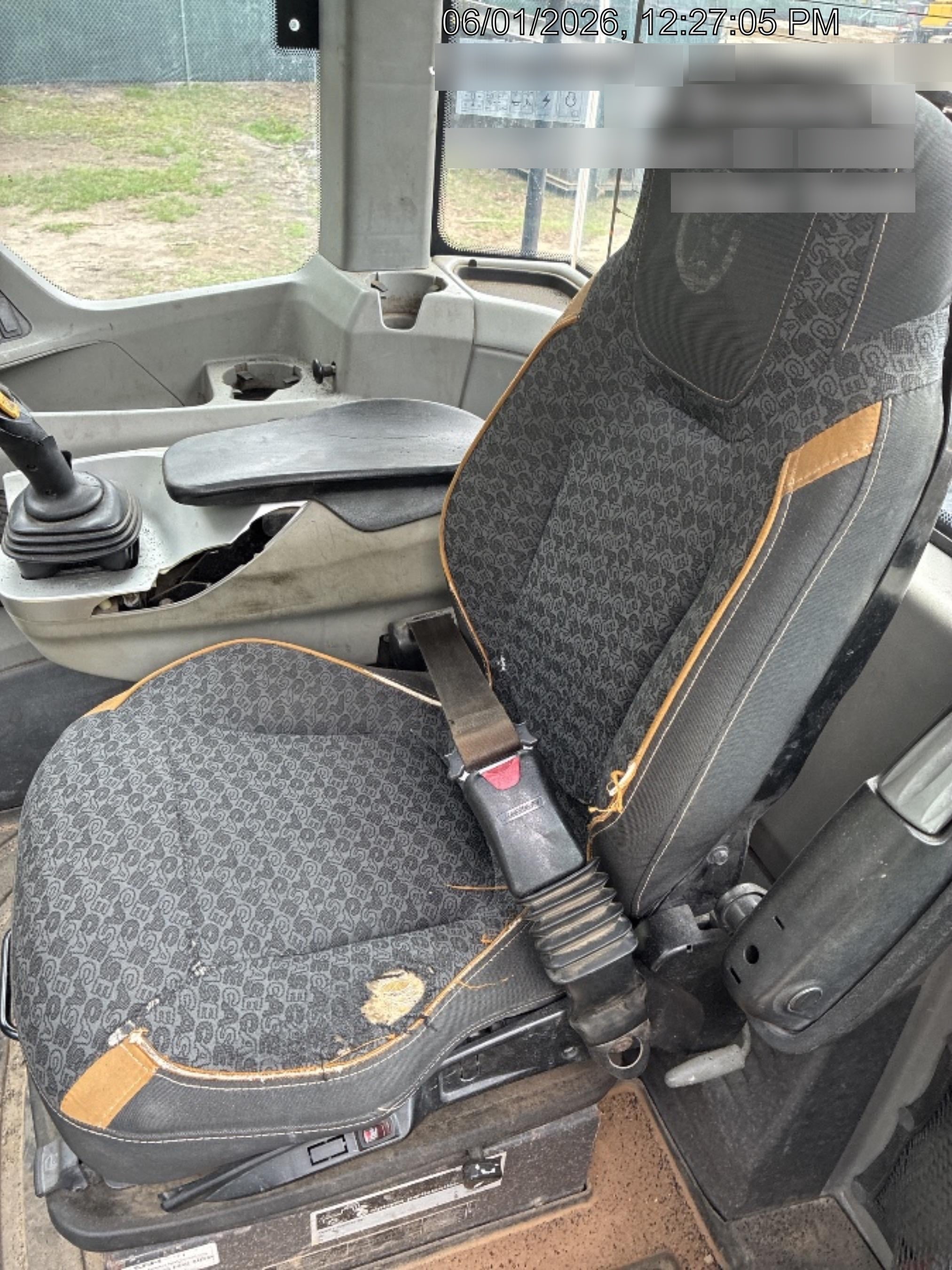 2018 Case 621G CLOSED CAB, 1 FUNCTION, JRB 416 STYLE HYD COUPLER