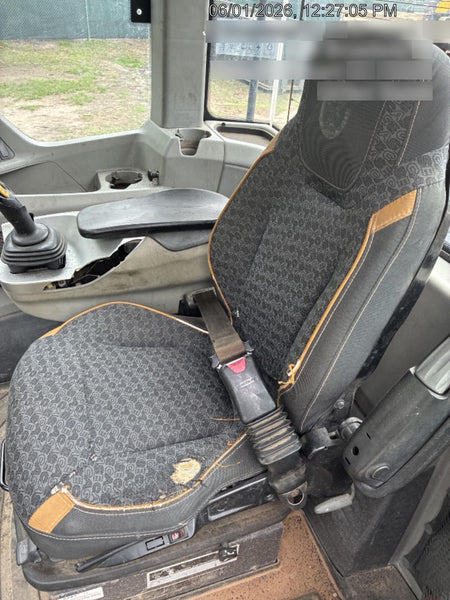2018 Case 621G CLOSED CAB, 1 FUNCTION, JRB 416 STYLE HYD COUPLER