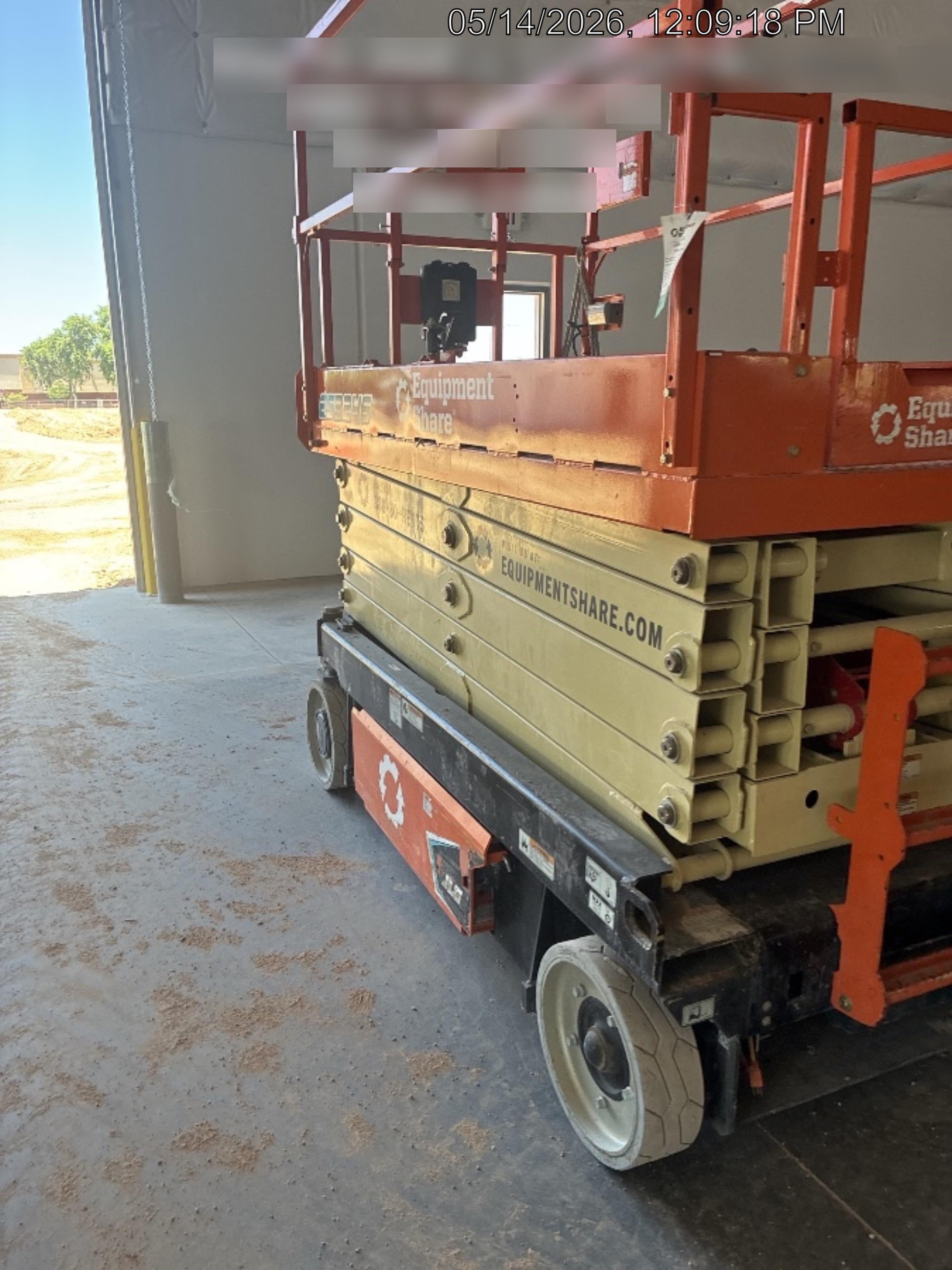 2022 JLG ES3246