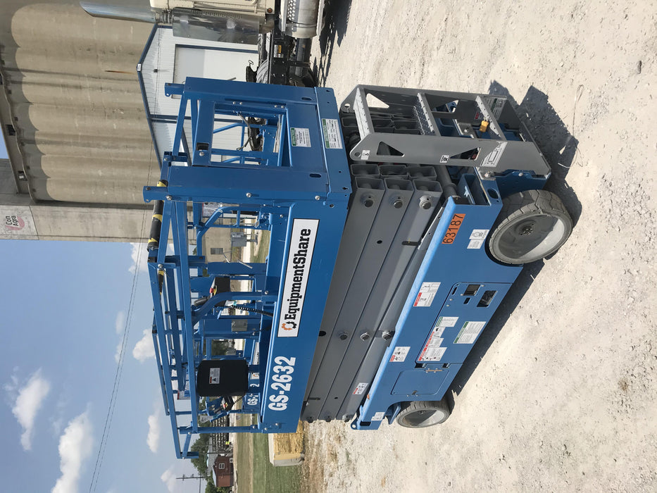 2020 Genie GS-2632 Standard, Folding half height swing gate