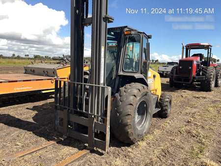 2021 CASE 588H