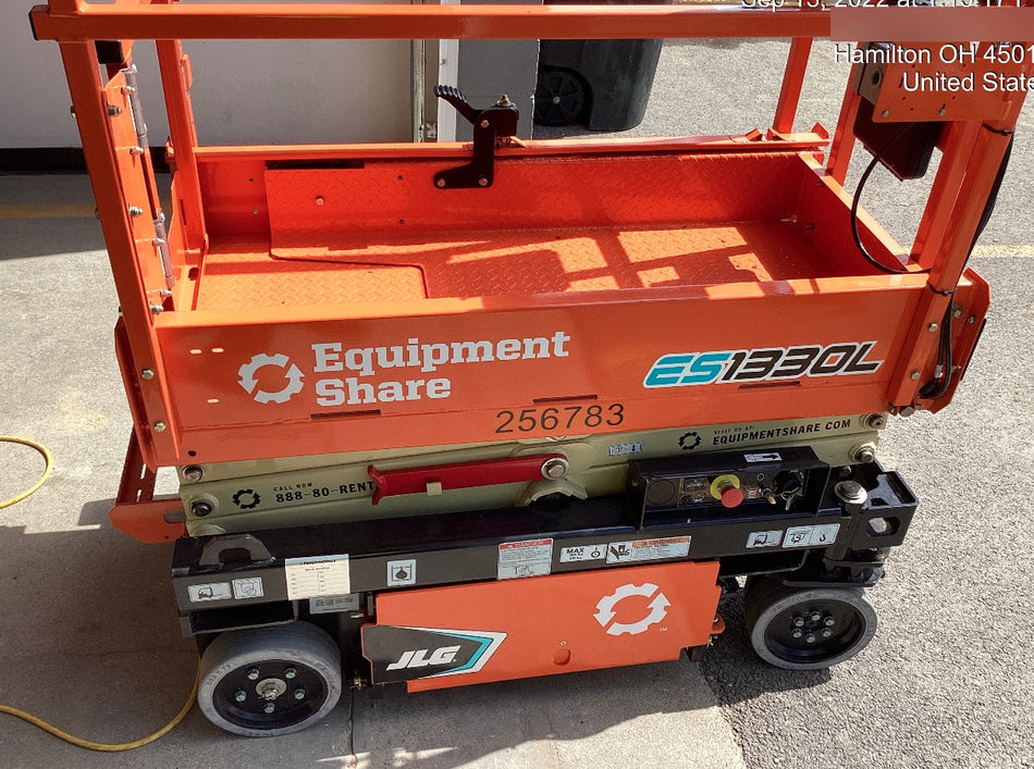 2022 JLG ES1330L